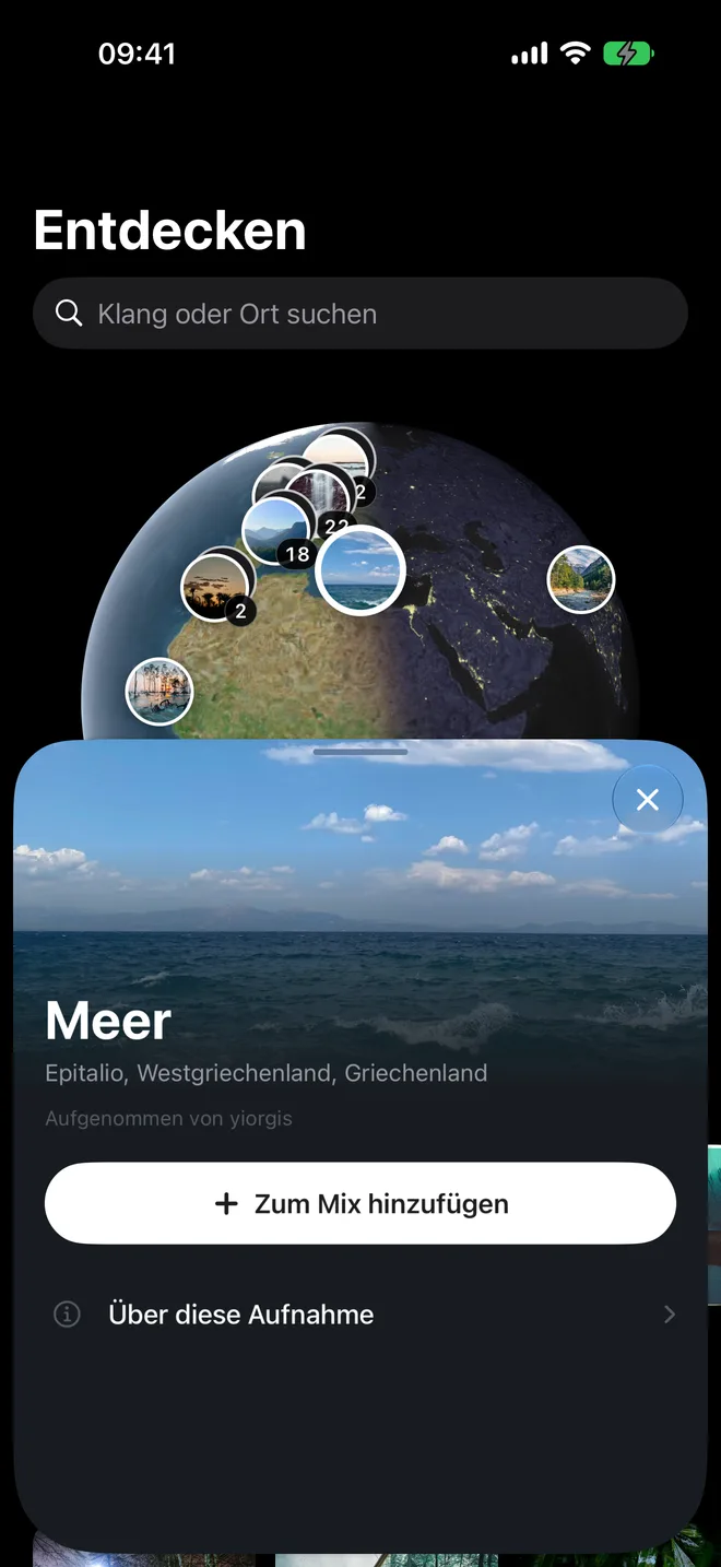 Der Globus in Entdecken und die Aufnahme Meer aus Epitalio in Griechenland